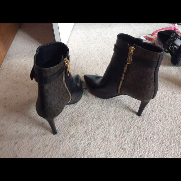 Michael kors print Booties - Picture 1 of 3